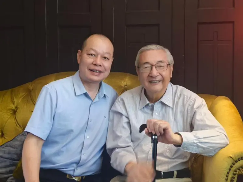 Találkozó Xu Zhihong CAS akadémikussal az Anoectochilus biogyártási technológiájának felfedezése és a Xinquan Shibawan Ice Snow Anoectochilus exkluzív feliratának megszerzése érdekében